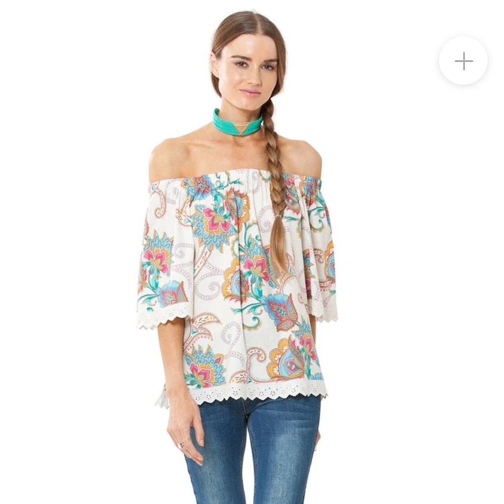 🚺 Hale Bob short sleeved off shoulder top